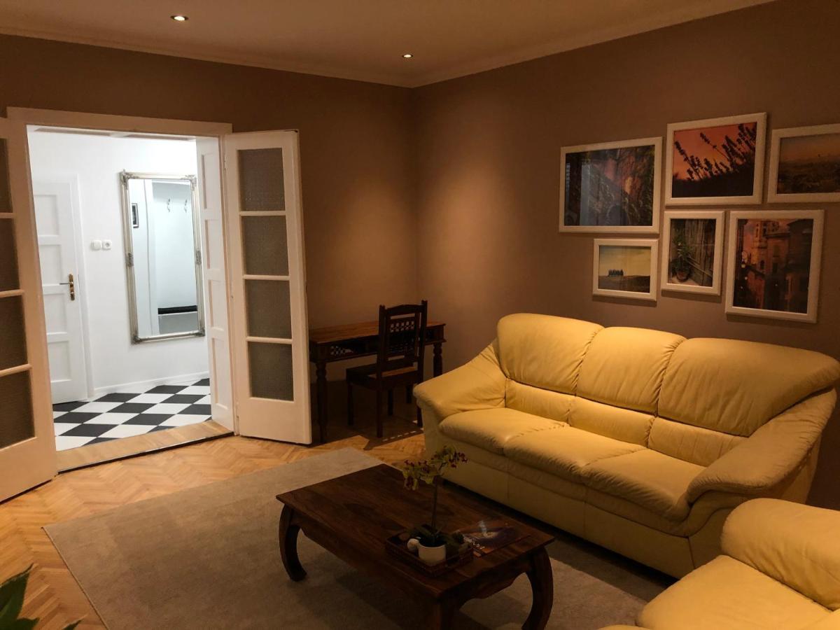 Margaréta Apartman Pécs Extérieur photo